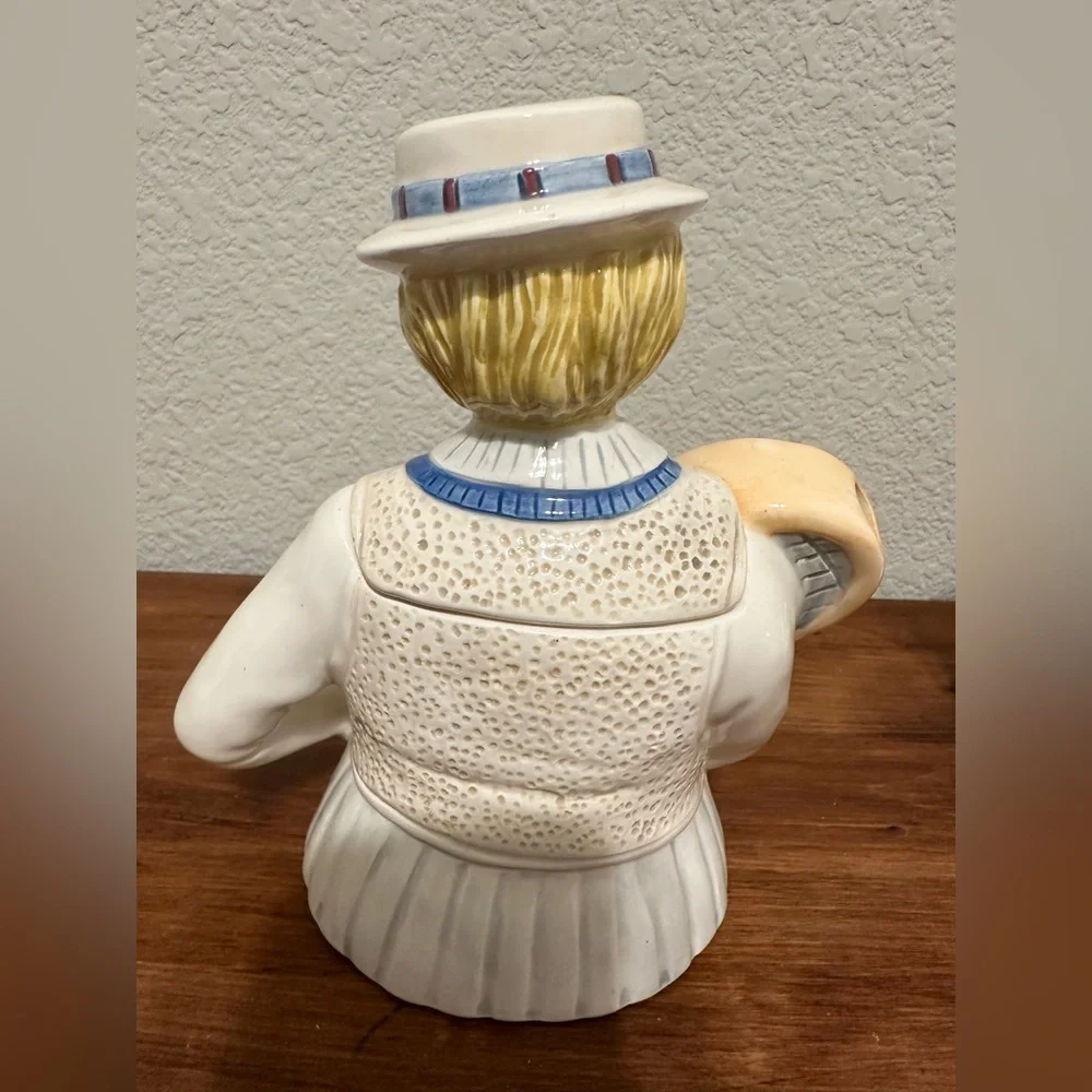 Set of 2 Fitz and Floyd Tennis Tea Pot‎ 1994  Man and Woman Tennis